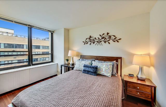 222 E PEARSON Street 2307, Chicago, IL 60611