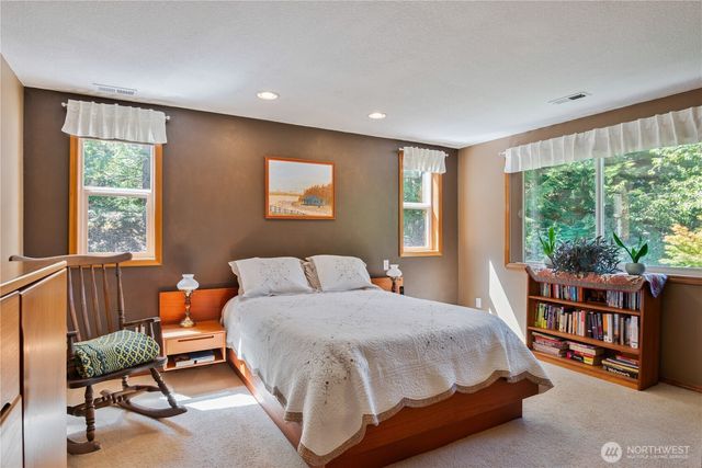 2539 E Lynnwood Drive, Longview, WA 98632