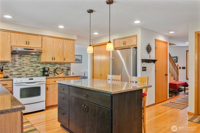 2539 E Lynnwood Drive, Longview, WA 98632