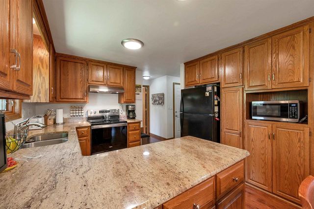 2651 VAN BEEK ROAD, Green Bay, WI 54311