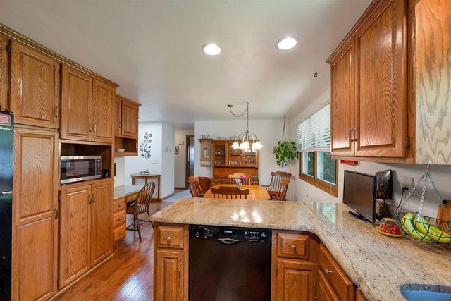 2651 VAN BEEK ROAD, Green Bay, WI 54311