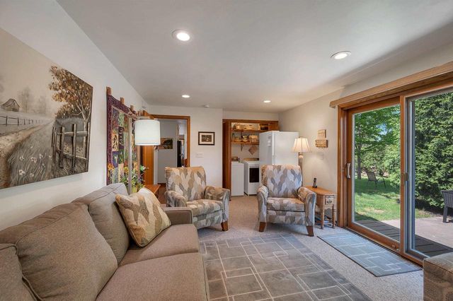 2651 VAN BEEK ROAD, Green Bay, WI 54311