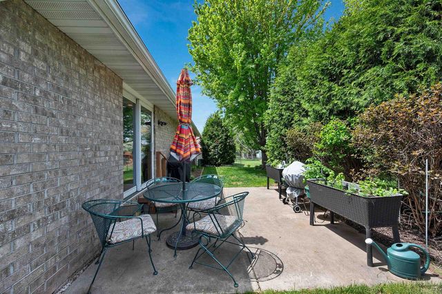 2651 VAN BEEK ROAD, Green Bay, WI 54311