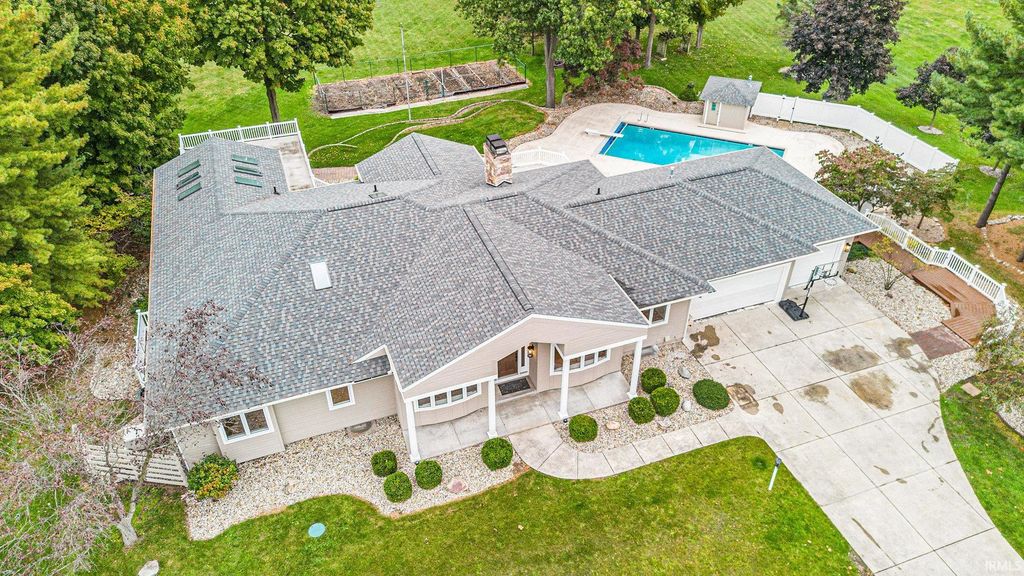 51354 Stratford Drive, Elkhart, IN 46514