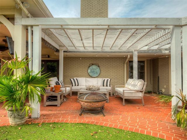 8622 Waverly Avenue, Oklahoma City, OK 73120