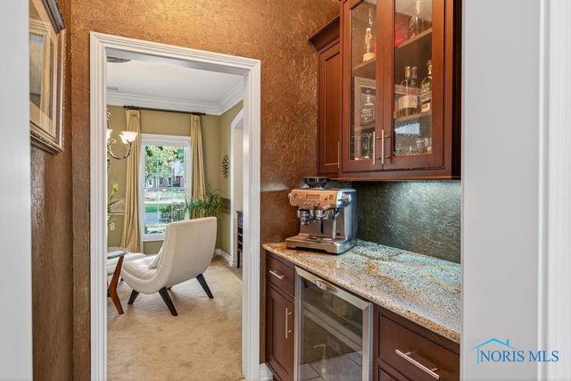 382 Osage Court, Perrysburg, OH 43551