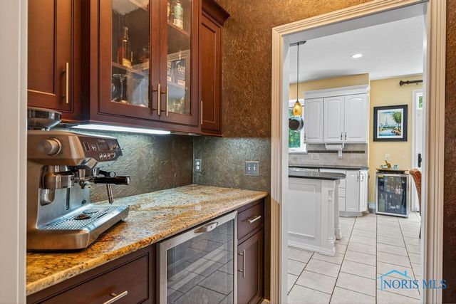 382 Osage Court, Perrysburg, OH 43551