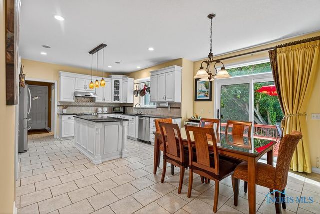 382 Osage Court, Perrysburg, OH 43551