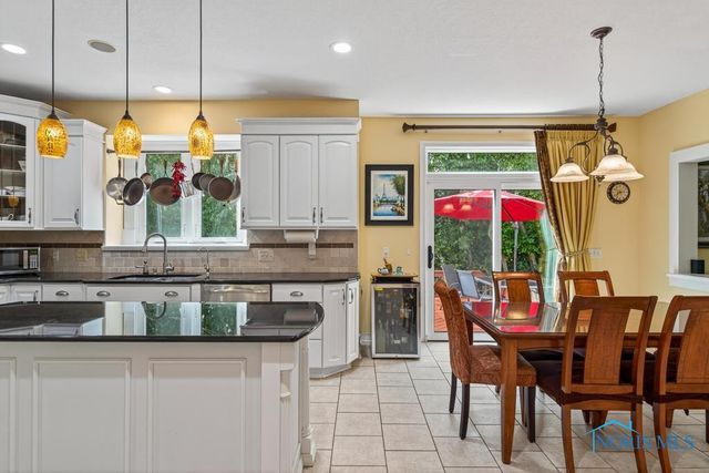 382 Osage Court, Perrysburg, OH 43551