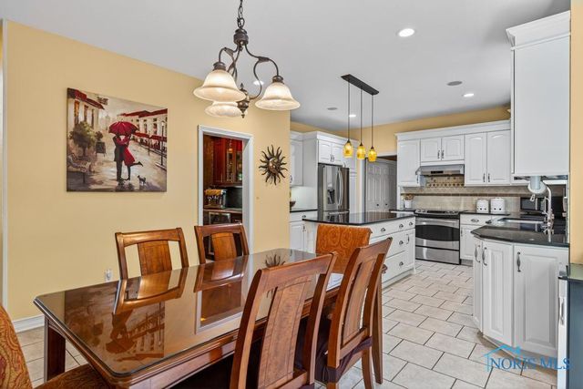 382 Osage Court, Perrysburg, OH 43551