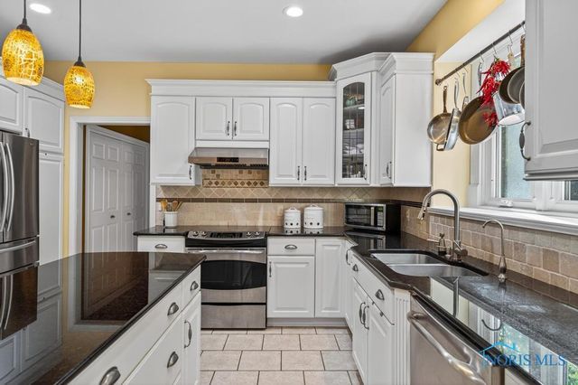 382 Osage Court, Perrysburg, OH 43551