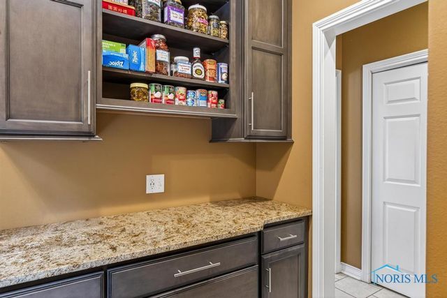 382 Osage Court, Perrysburg, OH 43551