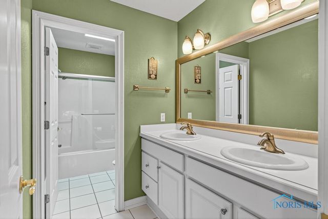 382 Osage Court, Perrysburg, OH 43551