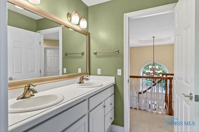 382 Osage Court, Perrysburg, OH 43551