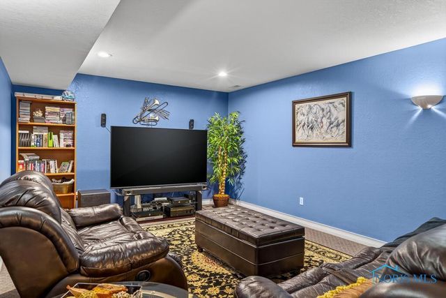 382 Osage Court, Perrysburg, OH 43551