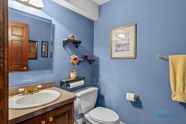 382 Osage Court, Perrysburg, OH 43551