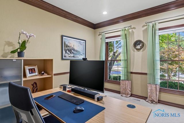 382 Osage Court, Perrysburg, OH 43551