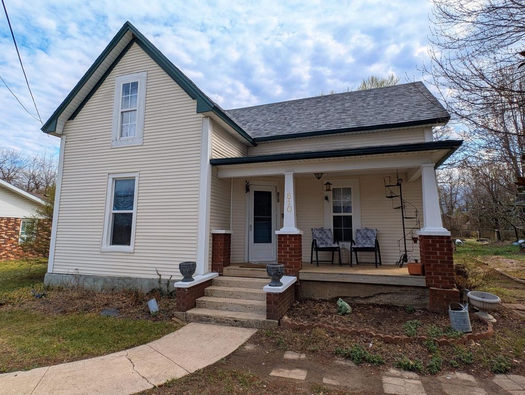 610 W Jackson Street, Marshfield, MO 65706