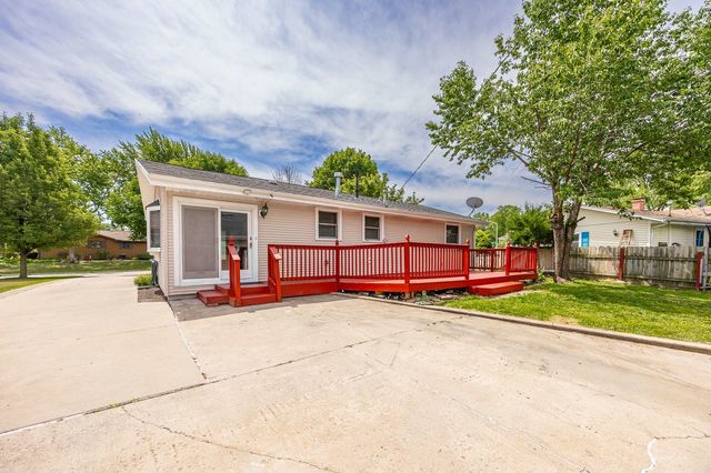 209 Shawnee Drive, Carol Stream, IL 60188
