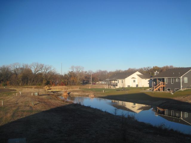 103 S Cottonwood St, Whitewater, KS 67154