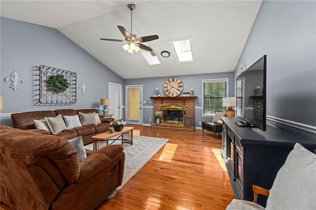 400 Cable Road, Waleska, GA 30183