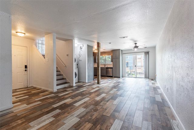 18515 Egret Bay Boulevard 1301, Webster, TX 77058