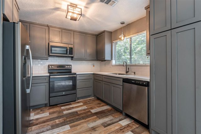 18515 Egret Bay Boulevard 1301, Webster, TX 77058