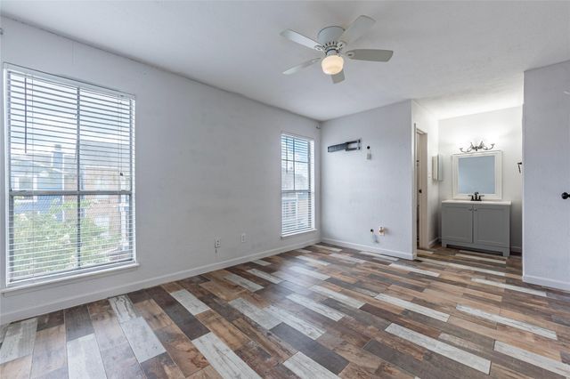 18515 Egret Bay Boulevard 1301, Webster, TX 77058