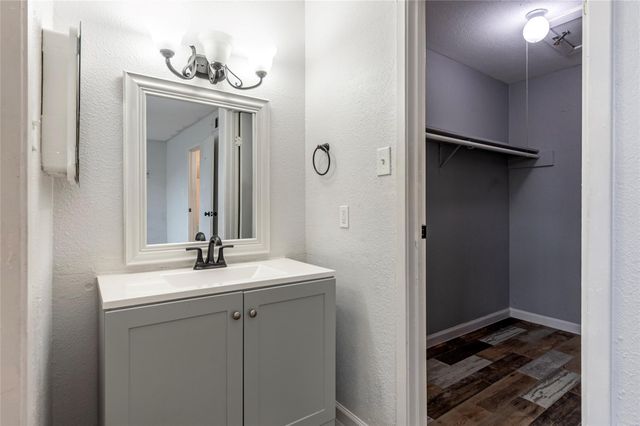 18515 Egret Bay Boulevard 1301, Webster, TX 77058