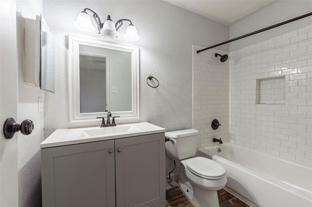 18515 Egret Bay Boulevard 1301, Webster, TX 77058