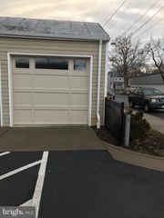 20 W BOND STREET, Winchester, VA 22601