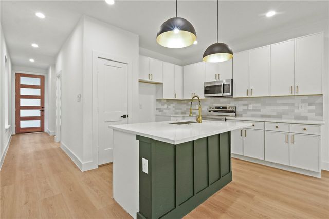 2521 Bethurum Avenue, Dallas, TX 75215