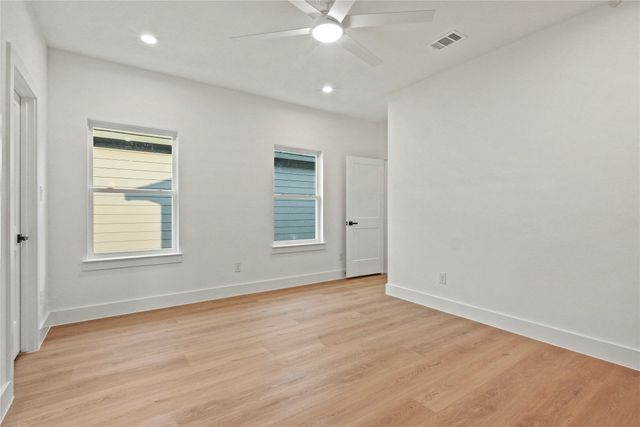 2521 Bethurum Avenue, Dallas, TX 75215