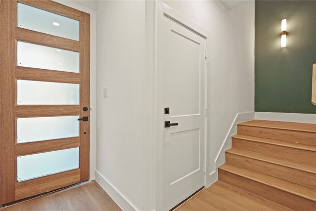 2521 Bethurum Avenue, Dallas, TX 75215