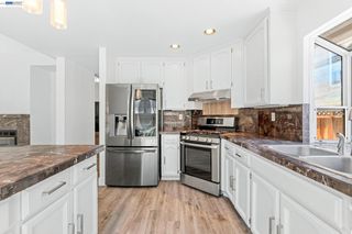 1059 Bellflower St, Livermore, CA 94551