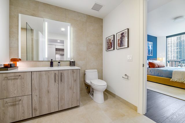 211 N Harbor Drive 1105, Chicago, IL 60601