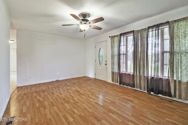7437 S Highway 127, Crossville, TN 38572