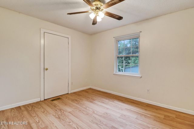 7437 S Highway 127, Crossville, TN 38572