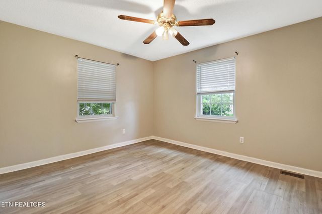 7437 S Highway 127, Crossville, TN 38572