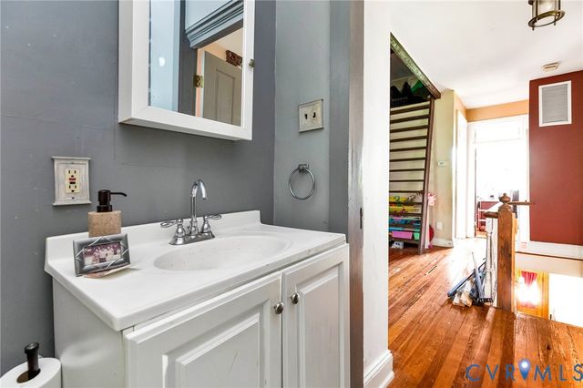 2819 E Broad St, Richmond, VA 23223