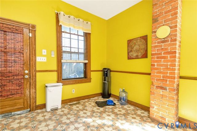 2819 E Broad St, Richmond, VA 23223