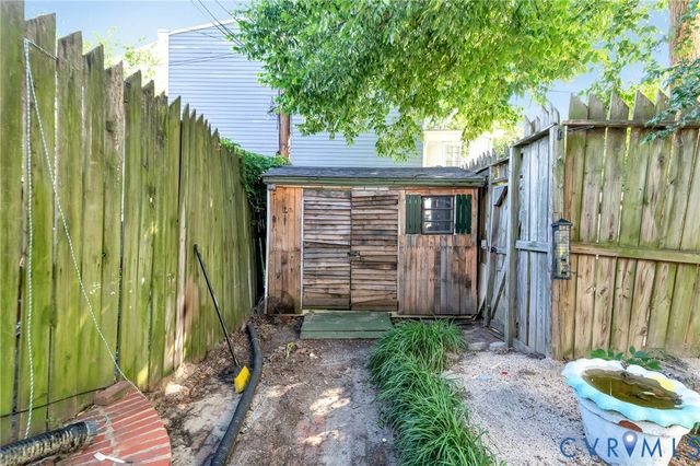 2819 E Broad St, Richmond, VA 23223
