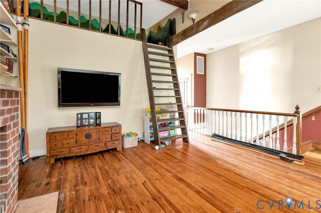 2819 E Broad St, Richmond, VA 23223