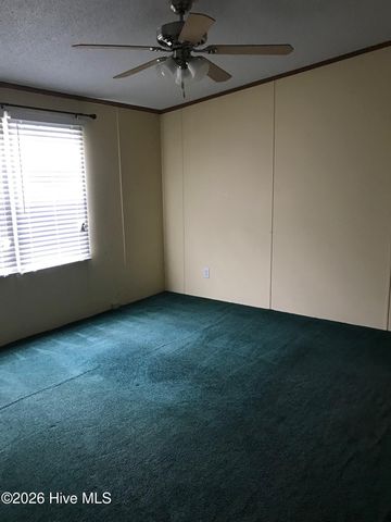 170 Loop Road, Burgaw, NC 28425