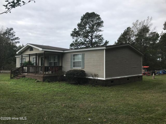 170 Loop Road, Burgaw, NC 28425