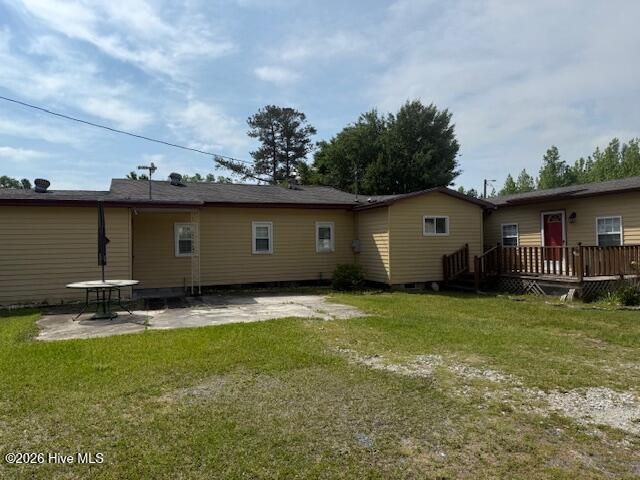 170 Loop Road, Burgaw, NC 28425