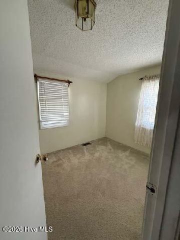 170 Loop Road, Burgaw, NC 28425