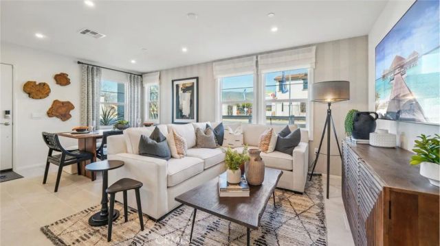 16210 Lumia Way, Fontana, CA 92336