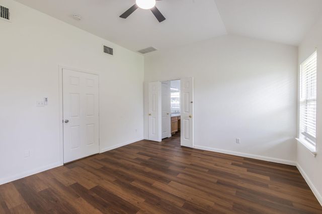 220 N Crossing TRL, Round Rock, TX 78665