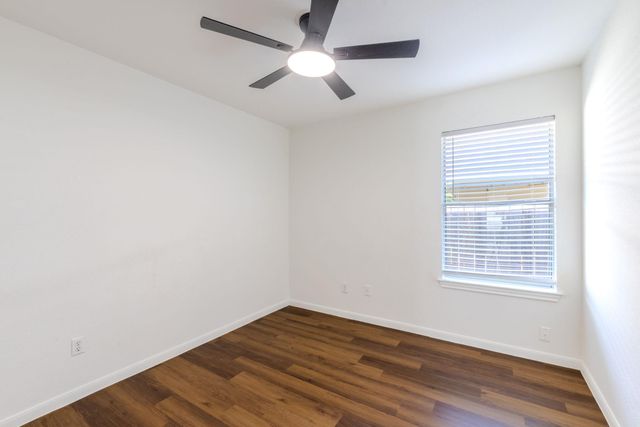 220 N Crossing TRL, Round Rock, TX 78665
